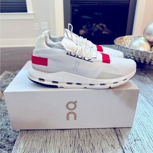 Men’s On Cloud Cloudnova Size 10.5 in good condition.